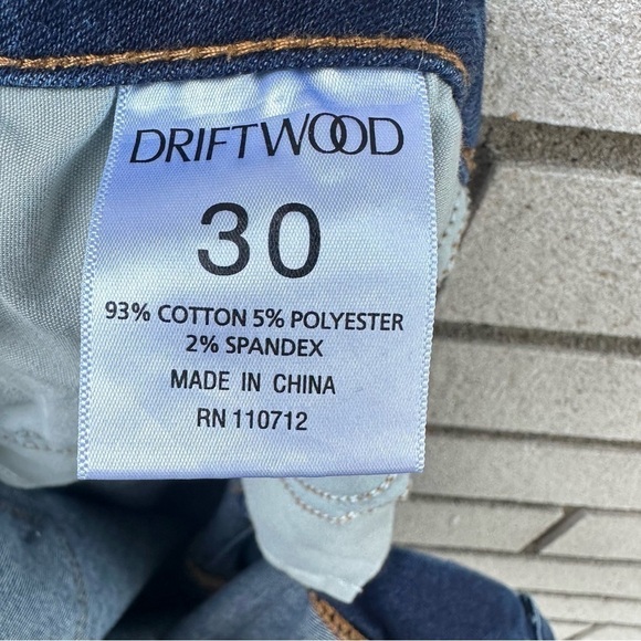 Driftwood Amelia Studded Straight Leg Jeans Dark Wash Raw Hem Side Slit Size 30 - Picture 11 of 14